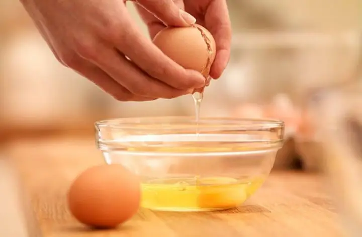 Làm Đẹp Bằng Trứng Gà Và Mật Ong