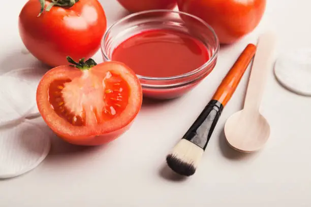 Làm Đẹp Tại Nhà Với Cà Chua