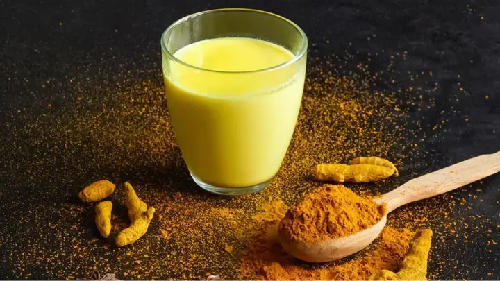 Làm Đẹp Từ Tinh Bột Nghệ Và Sữa Tươi