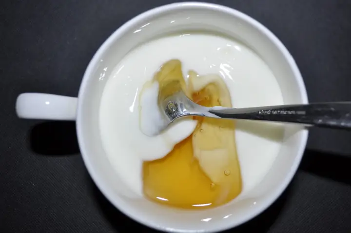 Làm Đẹp Với Mật Ong Và Sữa Chua