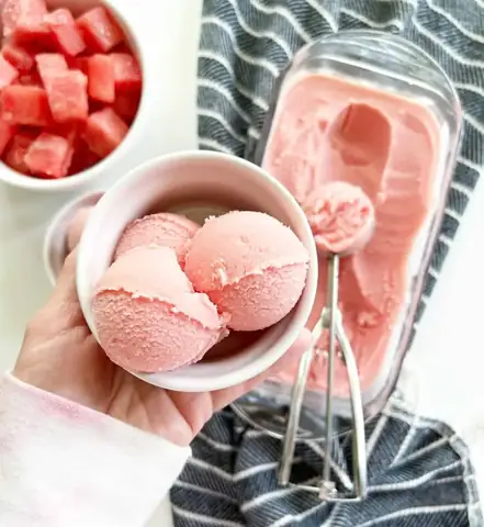 Làm Nước Dưa Hấu Bằng Máy Xay Sinh Tố