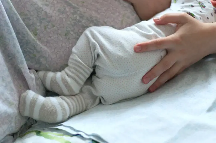 Làm Sao Cho Trẻ Sơ Sinh Hết Giật Mình