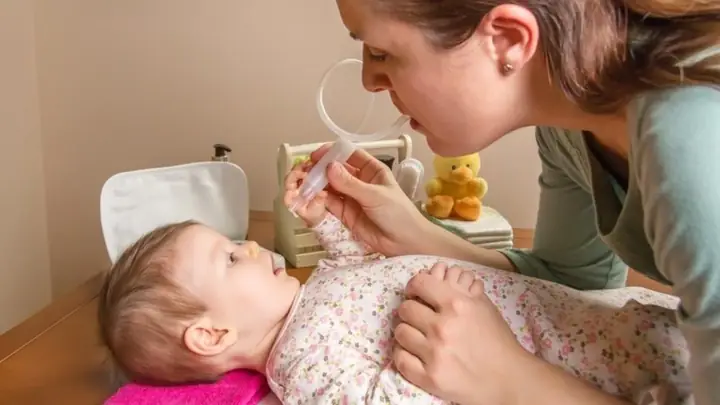 Làm Sao Để Lấy Gỉ Mũi Cho Trẻ Sơ Sinh