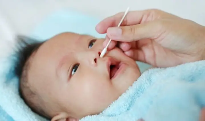 Làm Sao Để Lấy Gỉ Mũi Cho Trẻ Sơ Sinh