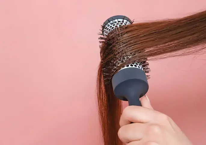 Làm Thẳng Tóc Bằng Máy Sấy