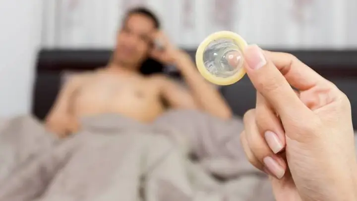Lần Đầu Dùng Bao Cao Su