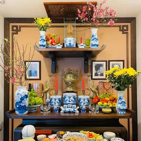 Lọ Hoa Bàn Thờ Ngày Tết