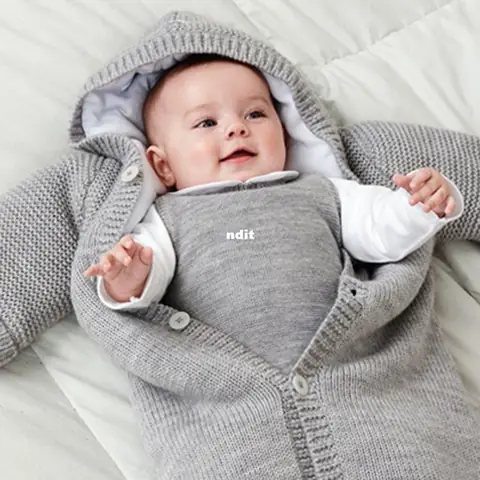 Mặc Quần Áo Cho Bé Mùa Đông