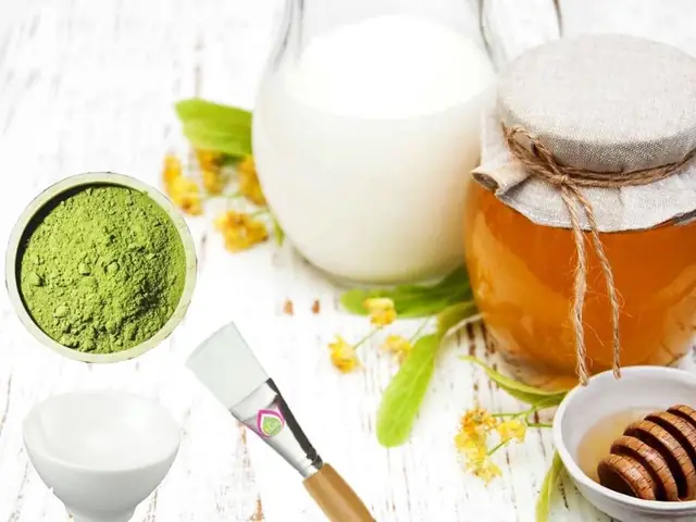 Mặt Nạ Bột Trà Xanh Với Sữa Tươi