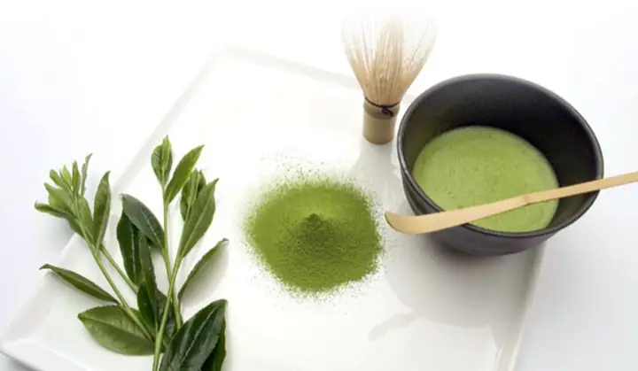 Mặt Nạ Bột Trà Xanh Với Sữa Tươi