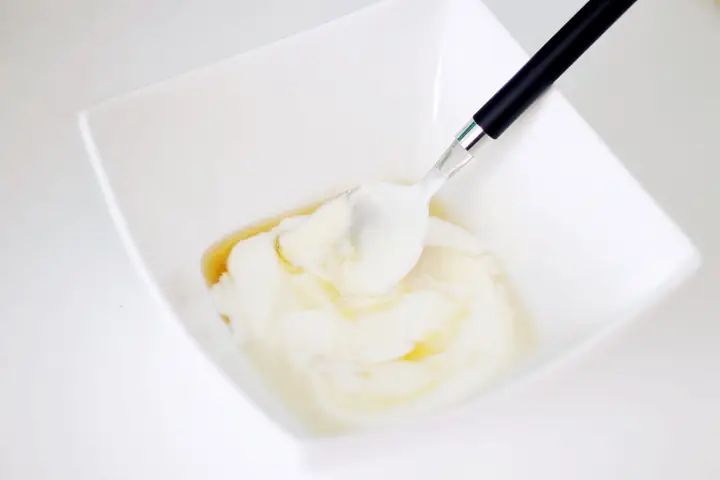 Mặt Nạ Sữa Chua Với Lòng Trắng Trứng