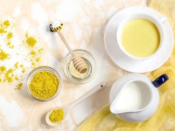 Mặt Nạ Tinh Bột Nghệ Với Mật Ong