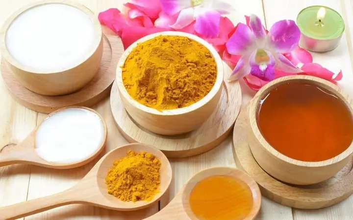 Mặt Nạ Tinh Bột Nghệ Với Mật Ong