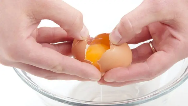 Mặt Nạ Trà Xanh Lòng Đỏ Trứng
