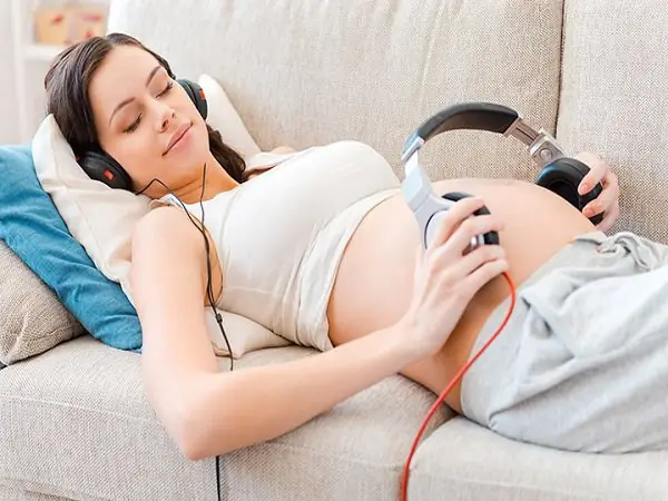 Mẹ Bầu Nghe Nhạc Đúng Cách
