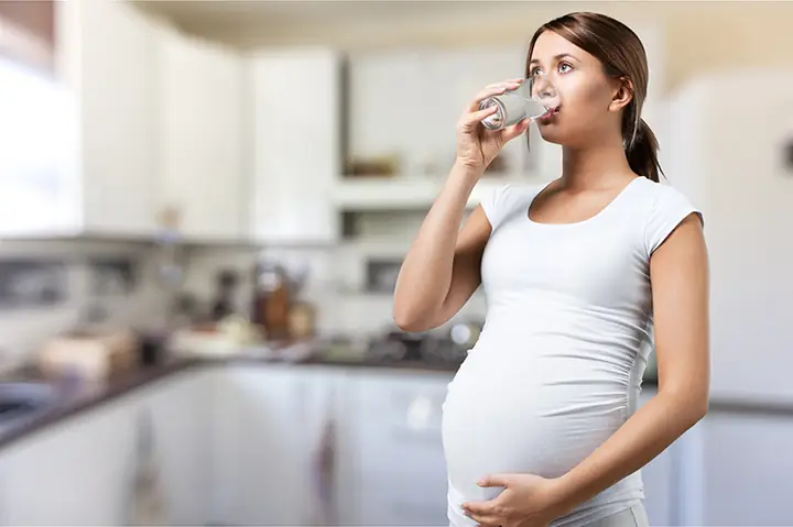 Mẹ Bầu Uống Nhiều Nước Đá Có Sao Không