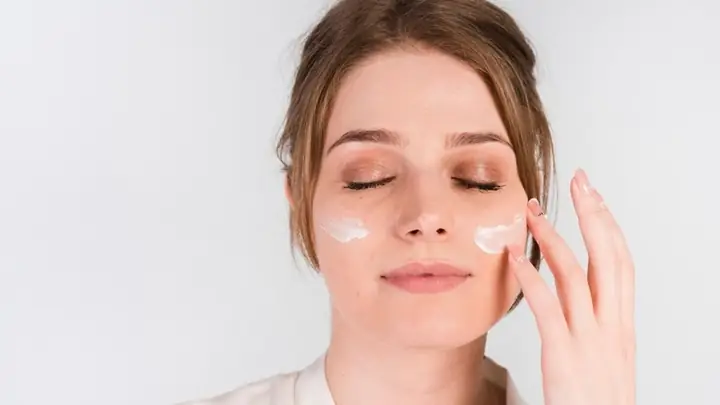 Mẹ Sau Sinh Có Nên Dùng Kem Dưỡng Da
