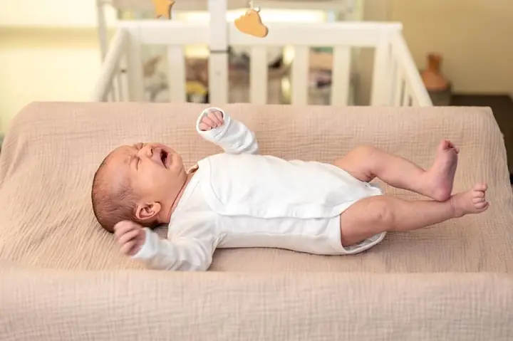 Mẹo Giúp Trẻ Sơ Sinh Ngủ Không Giật Mình