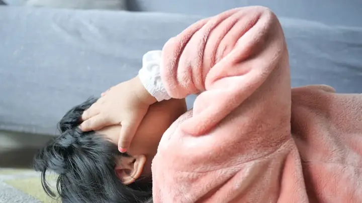 Mí Mắt Trẻ Sơ Sinh Nổi Gân Đỏ
