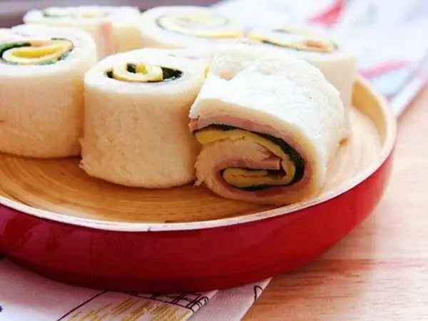 Mon Ngon Voi Banh Mi Sandwich