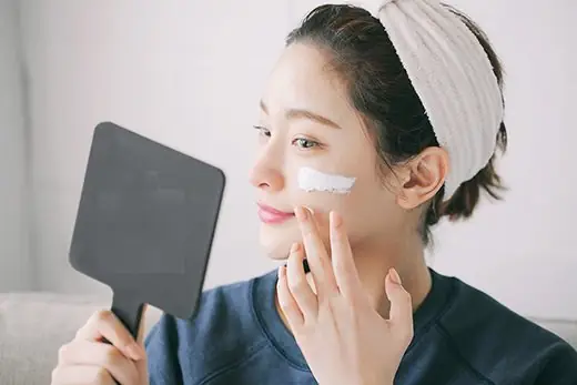 Một Ngày Bôi Kem Chống Nắng Mấy Lần
