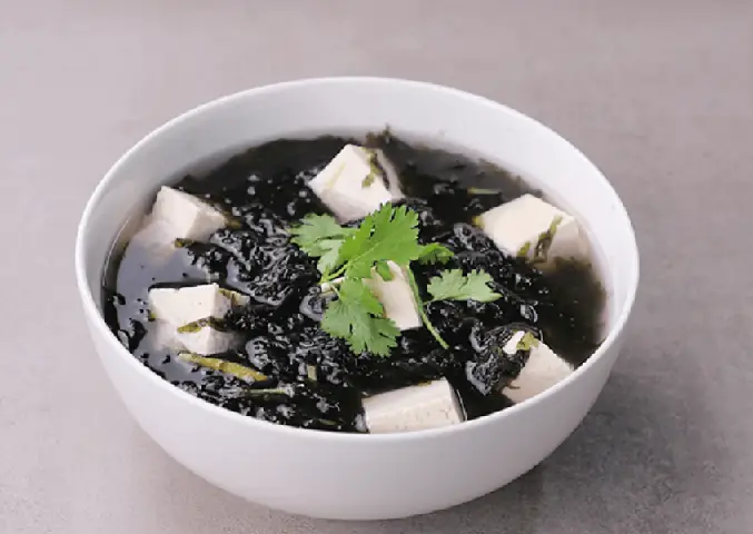 Nấu Canh Đậu Phụ Rong Biển