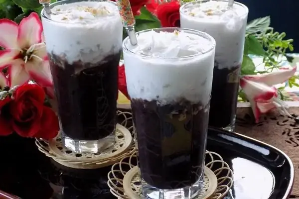 Nấu Chè Đậu Đen Nước Dừa