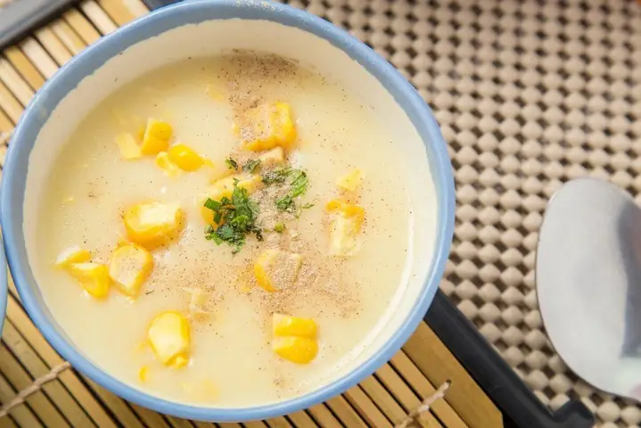 Nấu Súp Ngô Cho Bé Ăn Dặm