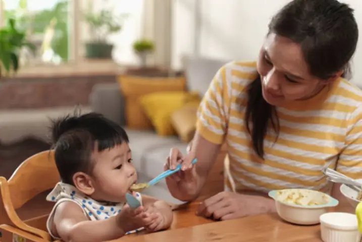 Nên Cho Bé Ăn Dặm Lúc Mấy Giờ Nên Cho Bé Ăn Dặm Lúc Mấy Giờ