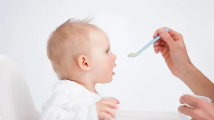 Nên Cho Trẻ 6 Tháng Ăn Bột Hay Ăn Cháo