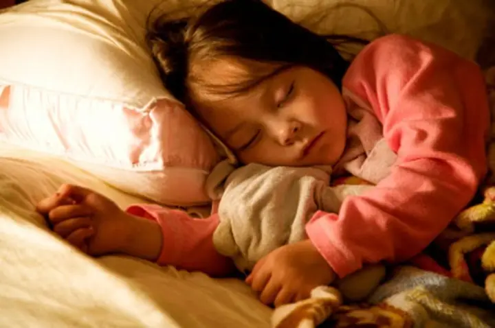 Nên Cho Trẻ Sơ Sinh Ngủ Riêng Khi Nào