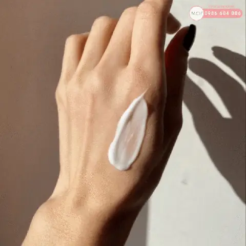 Nên Dùng Kem Chống Nắng Dạng Kem Hay Sữa
