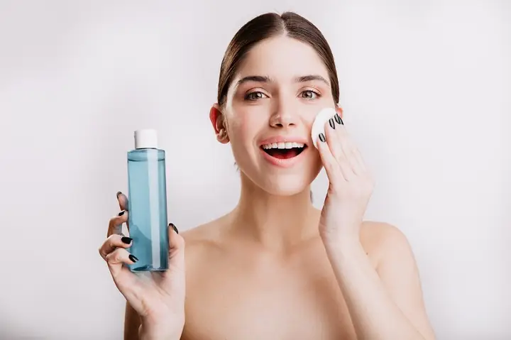 Nên Dùng Tẩy Trang Dầu Hay Nước