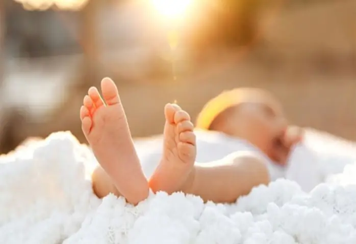 Nên Tắm Nắng Cho Trẻ Sơ Sinh Vào Lúc Nào
