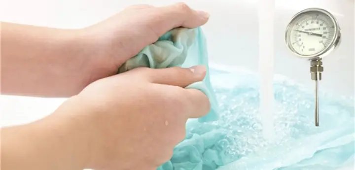 Ngâm Quần Áo Lâu Có Sao Không