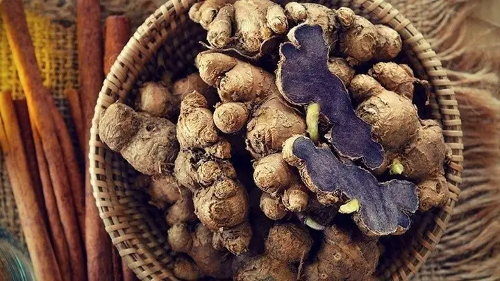Nghệ Đen Ngâm Mật Ong Có Tác Dụng Gì