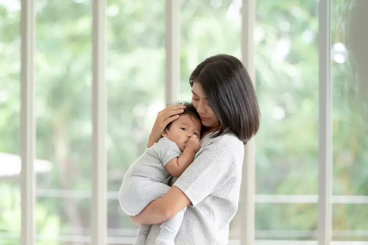 Nhà Có Người Đi Đám Ma Về Trẻ Quấy Khóc