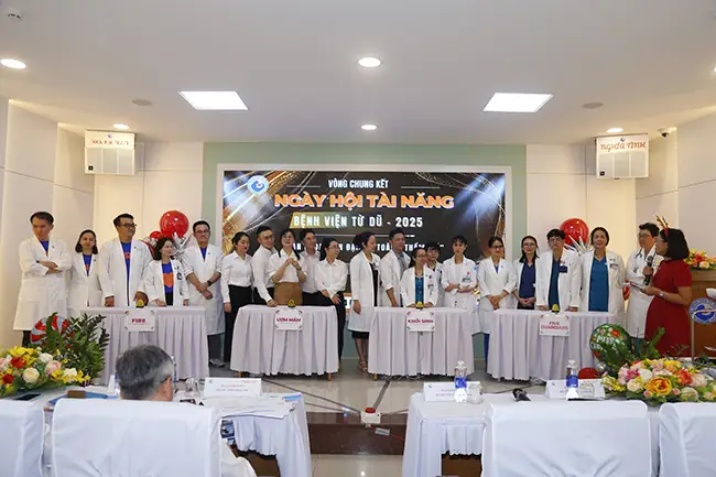 Nhung Bac Si Gioi O Benh Vien Tu Du