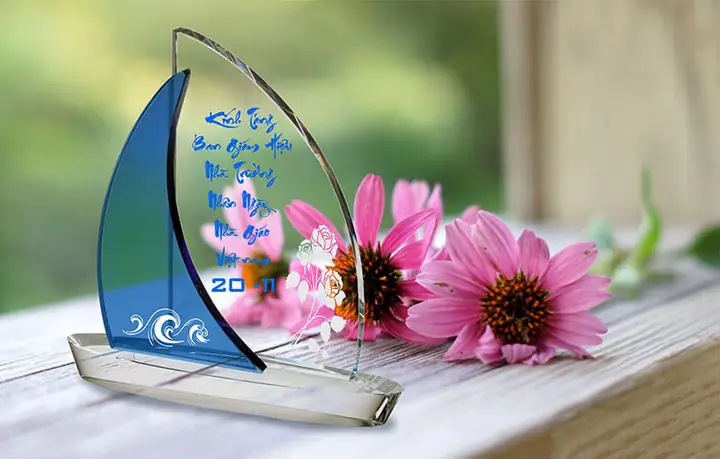 Những Món Quà Ý Nghĩa Tặng Thầy Cô Giáo Những Món Quà Ý Nghĩa Tặng Thầy Cô Giáo