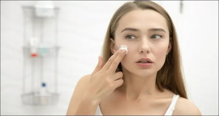 Những Sản Phẩm Chấm Mụn Tốt