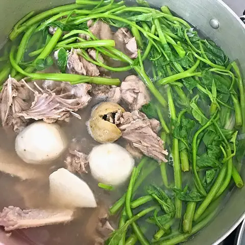 Nước Luộc Vịt Nấu Rau Ngót