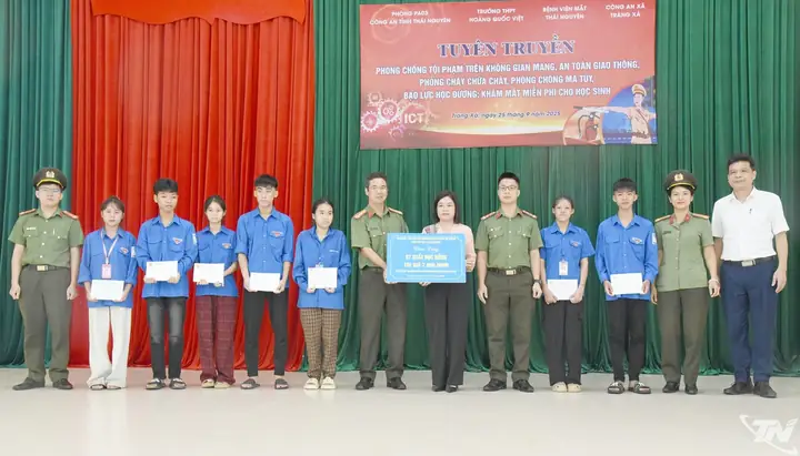 Phòng Khám Mắt Hoàng Quốc Việt