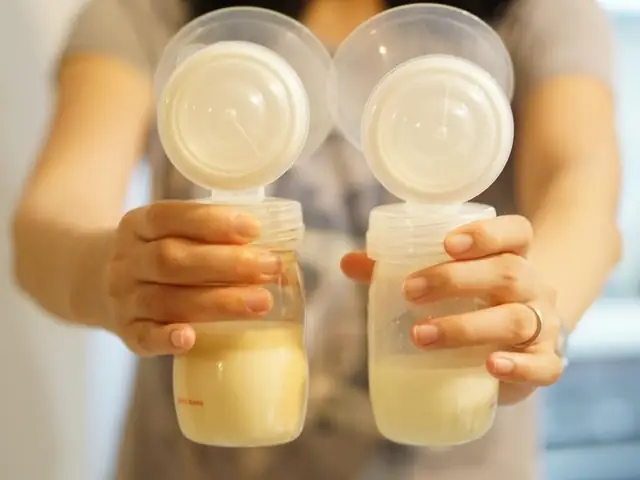 Rã Đông Sữa Mẹ Ở Nhiệt Độ Phòng Được Không