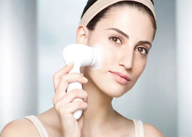 Rửa Mặt Bằng Máy Đúng Cách