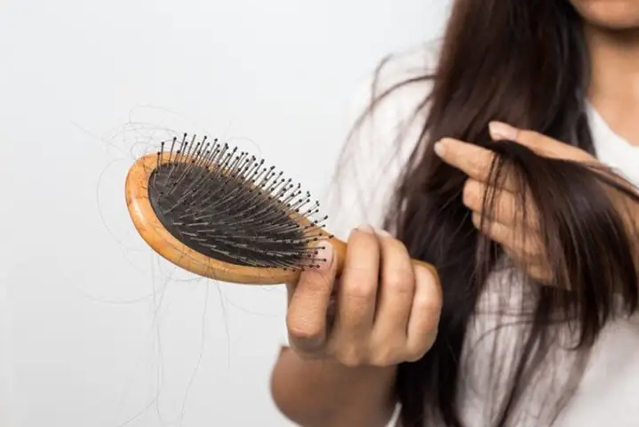 Rụng Tóc Có Phải Dấu Hiệu Mang Thai