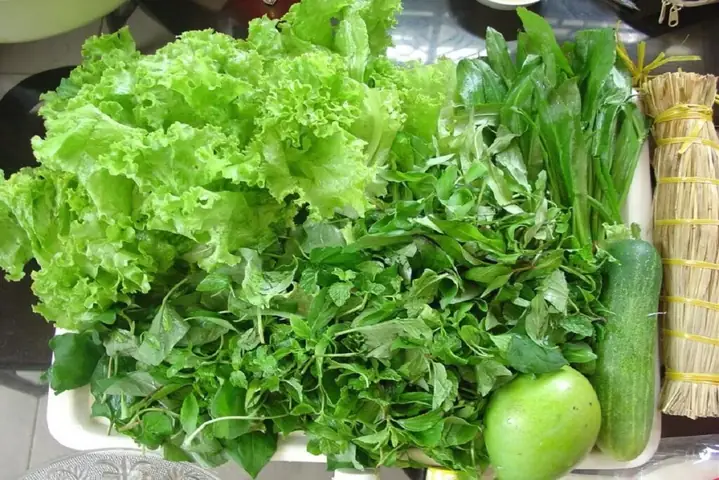 Sau Sinh Có Được Ăn Rau Sống Không