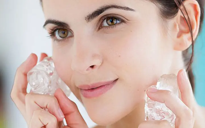 Se Khít Lỗ Chân Lông Bằng Nước Muối