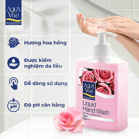 Sử Dụng Nước Hoa Hồng Bằng Tay