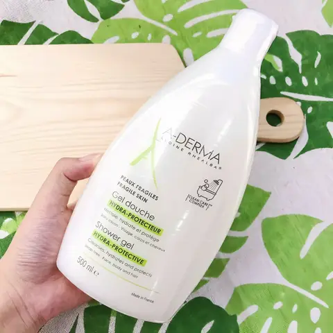 Sữa Tắm Đặc Trị Viêm Nang Lông
