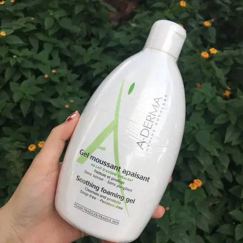 Sữa Tắm Đặc Trị Viêm Nang Lông